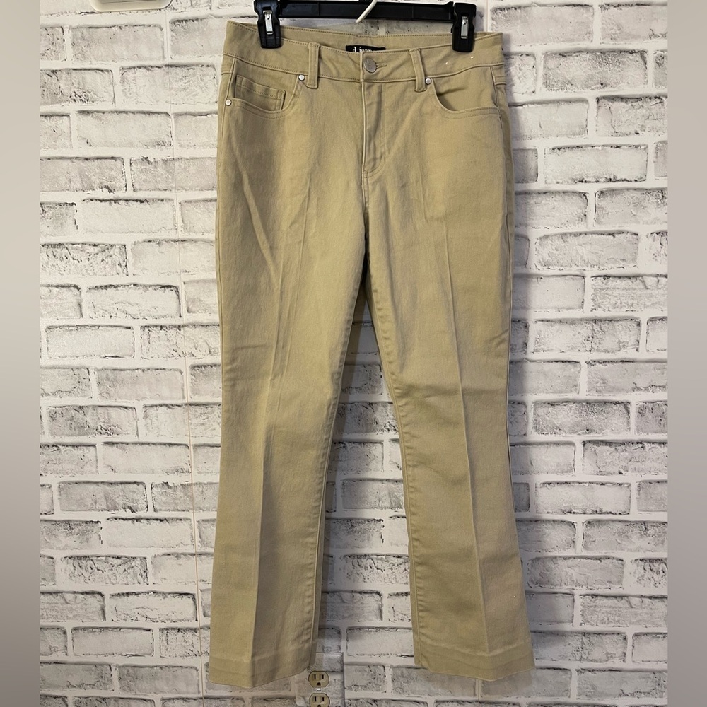 Women’s d.jeans tan colored straight leg pants size 8 - Picture 1 of 3